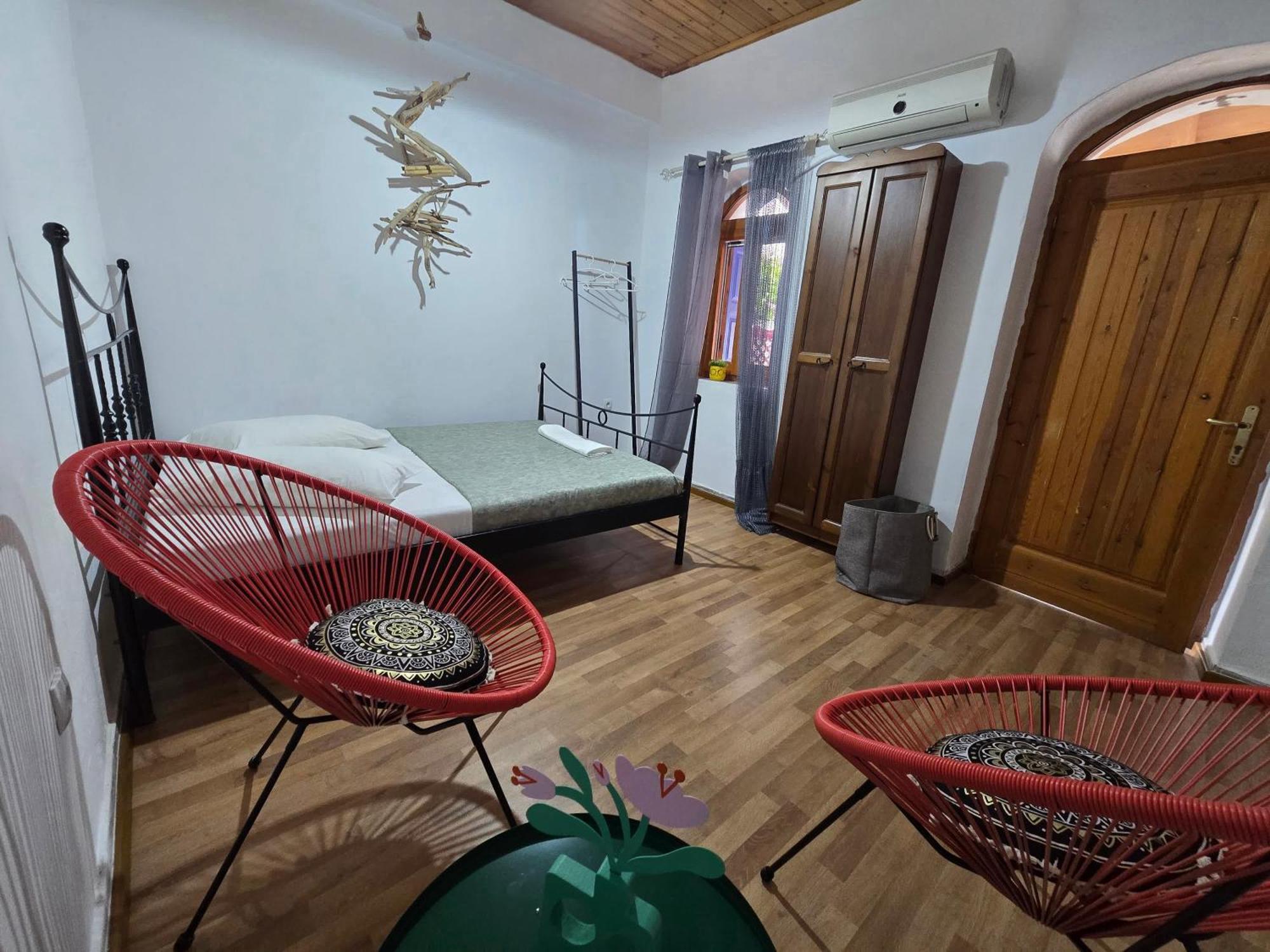 Aglaia Studios Fournoi Luaran gambar